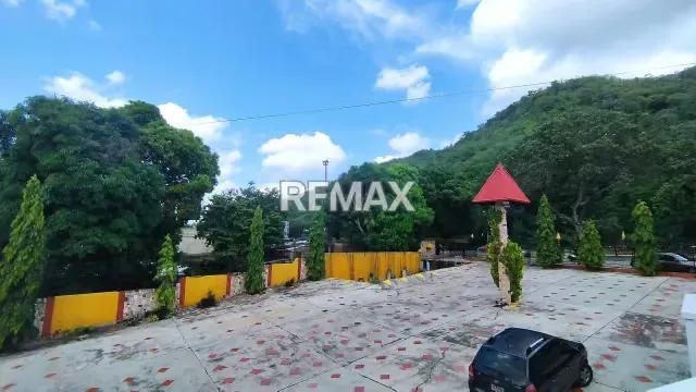 Propiedad Comercial en plena Avenida de Valencia Venezuela - 3