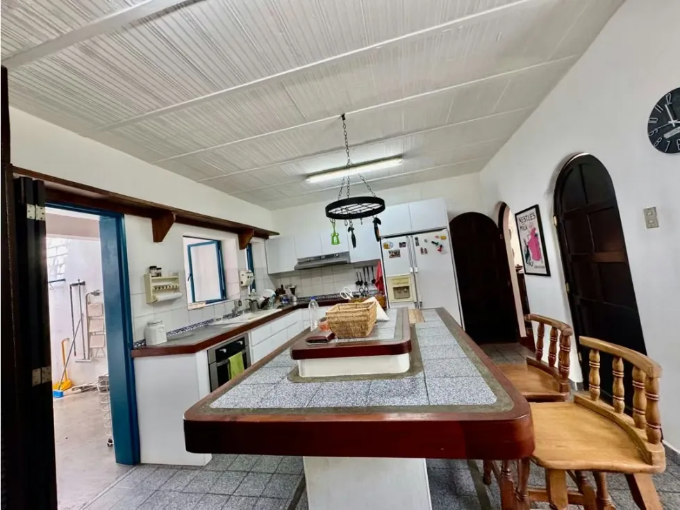 Se vende casa 650m2 4h+s+anexo/8p Cerro Verde - 14