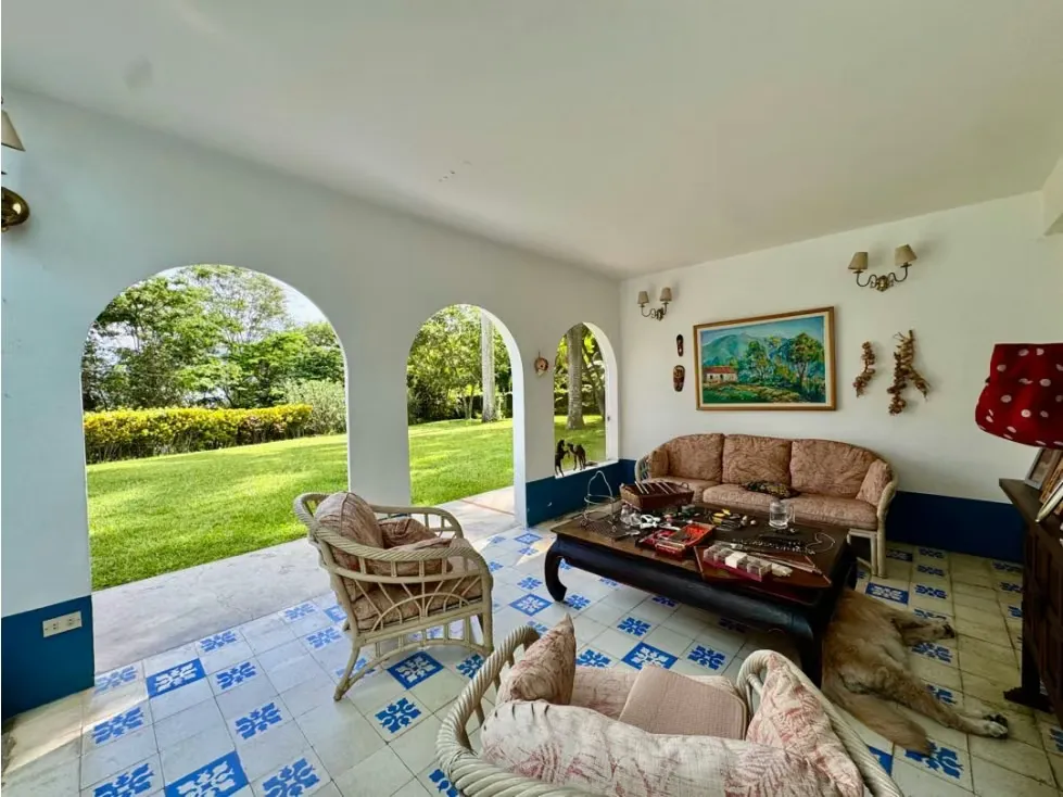 Se vende casa 650m2 4h+s+anexo/8p Cerro Verde - 8