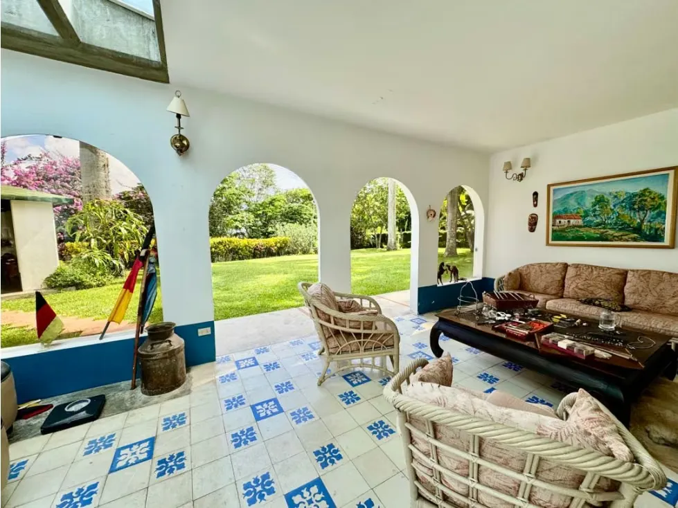 Se vende casa 650m2 4h+s+anexo/8p Cerro Verde - 9