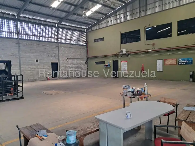 Comercial (Galpon - Deposito) en Alquiler en Valle Arriba, Miranda