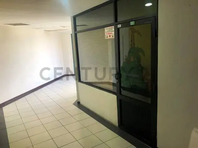 Local De 9.45 Mts2 En Venta En El Cc El Refugio. - 2