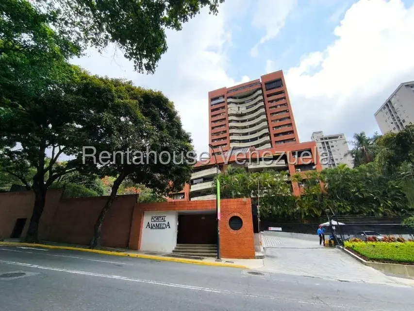 Apartamento (Duplex) en Alquiler en Santa Fe Norte, Distrito Metropolitano