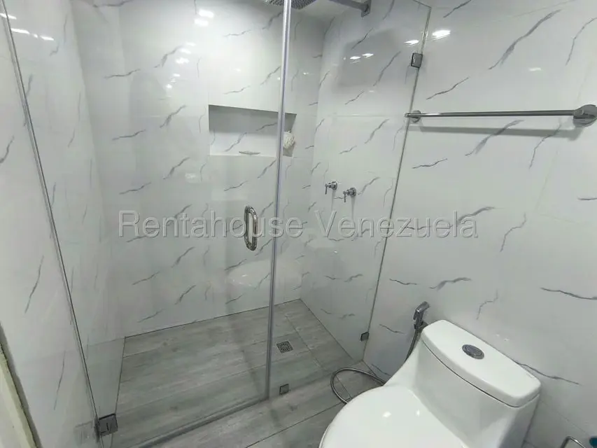 Apartamento (Duplex) en Alquiler en Santa Fe Norte, Distrito Metropolitano - 32