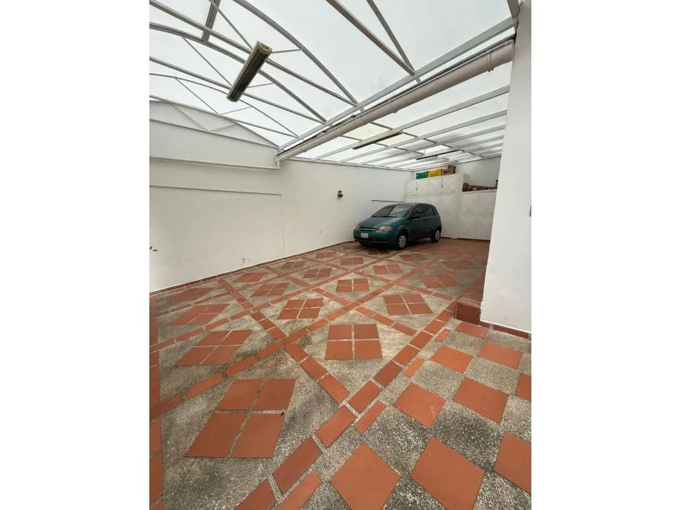 SE VENDE CASA EN LA TRINIDAD - 3
