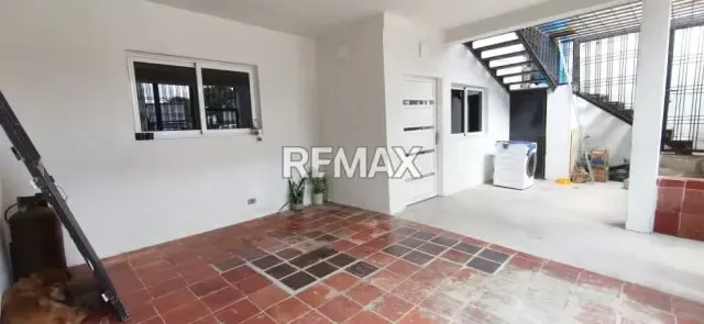 CASA EN VENTA UBICADA EN TUCAPE - 2