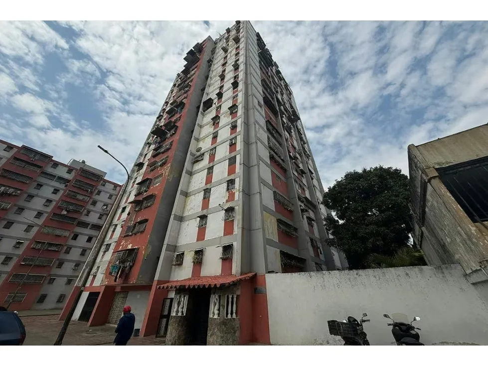 Venta de Apartamento UD4 de Caricuao, 158111LR, 76m2/3H/1B/1PE