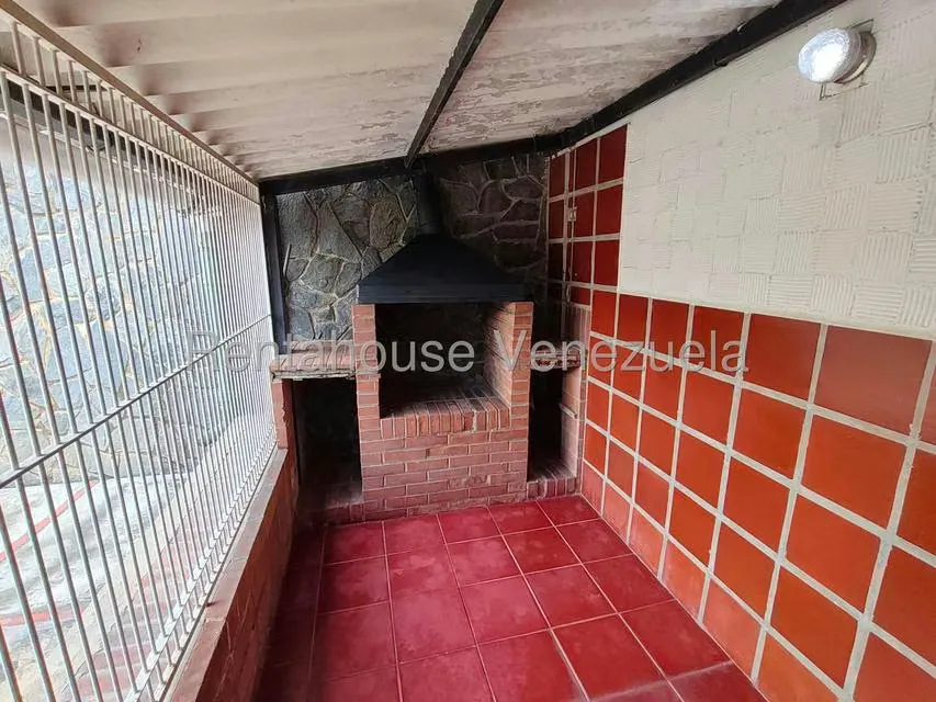 Casa (Multipes Niveles) en Venta en Prados del Este, Distrito Metropolitano - 18
