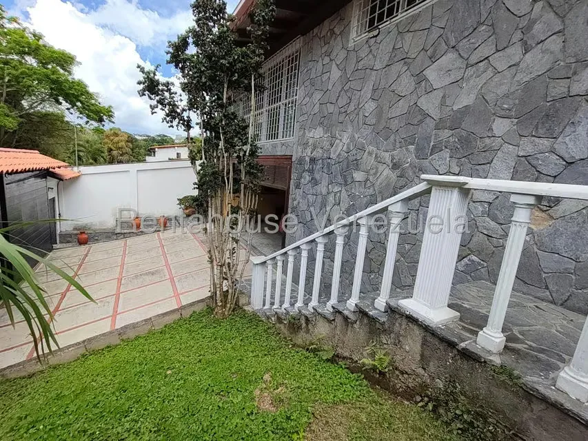 Casa (Multipes Niveles) en Venta en Prados del Este, Distrito Metropolitano - 3