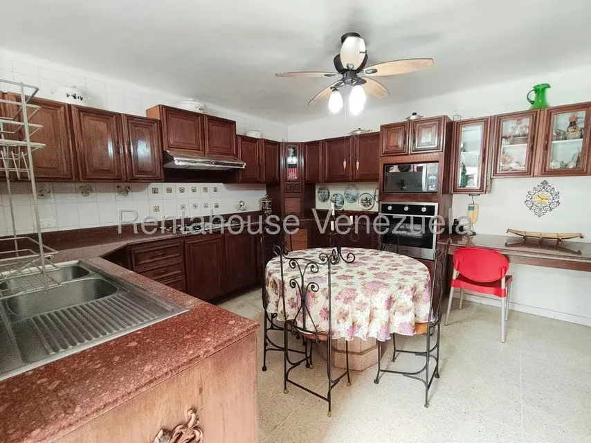 Casa (Multipes Niveles) en Venta en Prados del Este, Distrito Metropolitano - 23