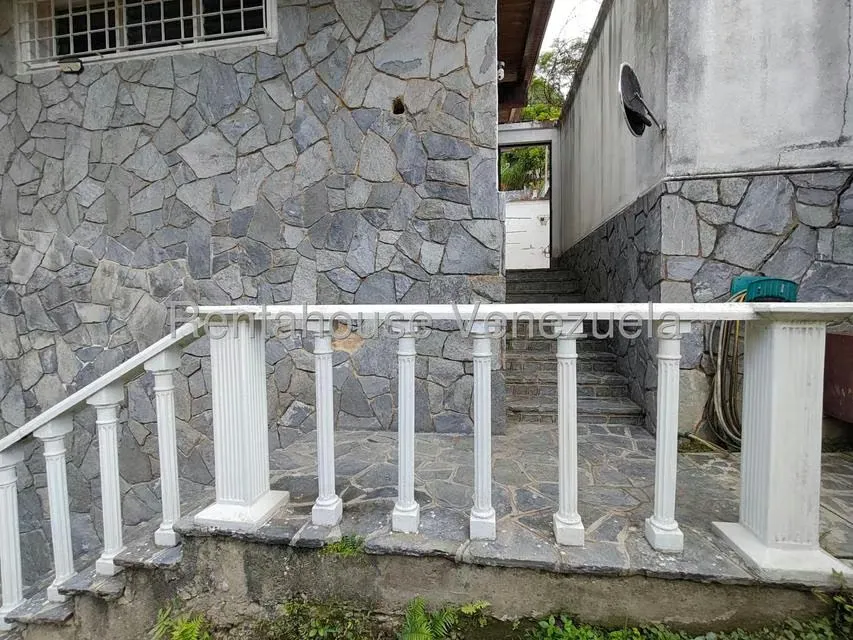 Casa (Multipes Niveles) en Venta en Prados del Este, Distrito Metropolitano - 4