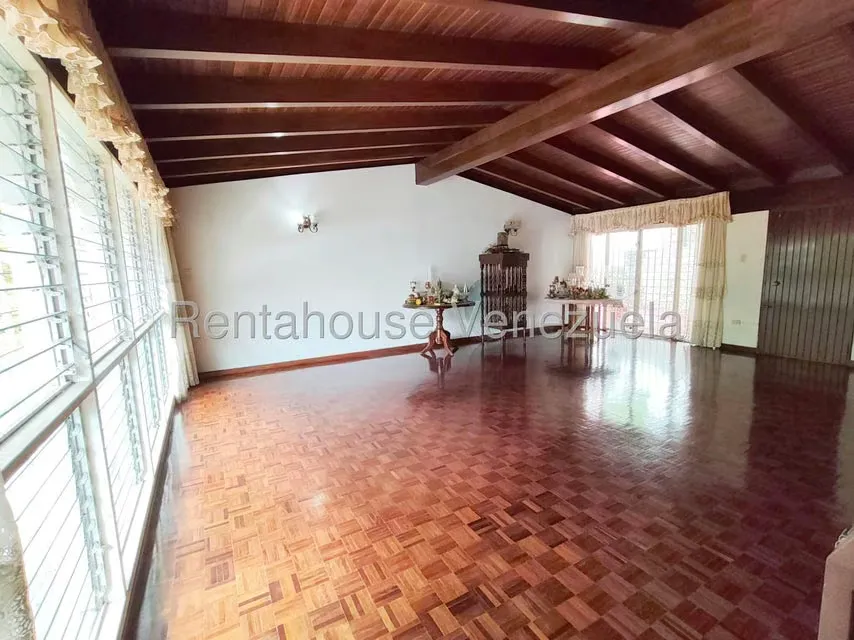 Casa (Multipes Niveles) en Venta en Prados del Este, Distrito Metropolitano - 33