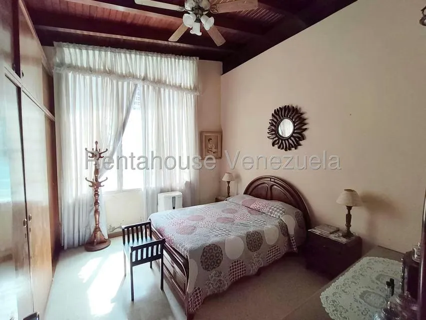 Casa (Multipes Niveles) en Venta en Prados del Este, Distrito Metropolitano - 40
