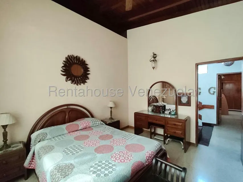 Casa (Multipes Niveles) en Venta en Prados del Este, Distrito Metropolitano - 41