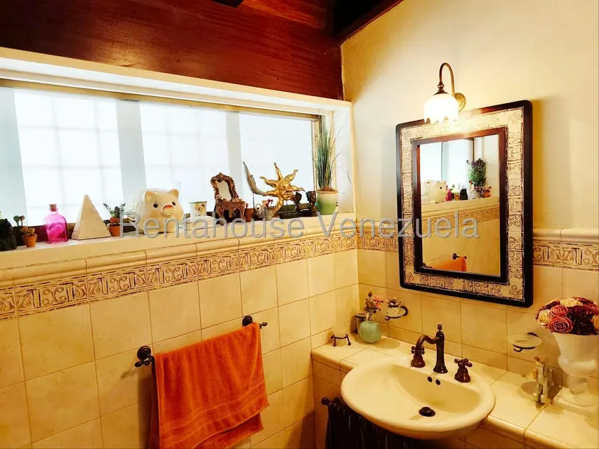 Casa (Multipes Niveles) en Venta en Prados del Este, Distrito Metropolitano - 44