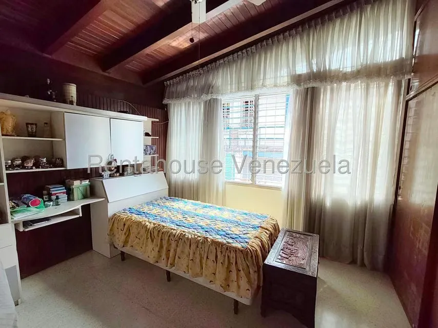 Casa (Multipes Niveles) en Venta en Prados del Este, Distrito Metropolitano - 46