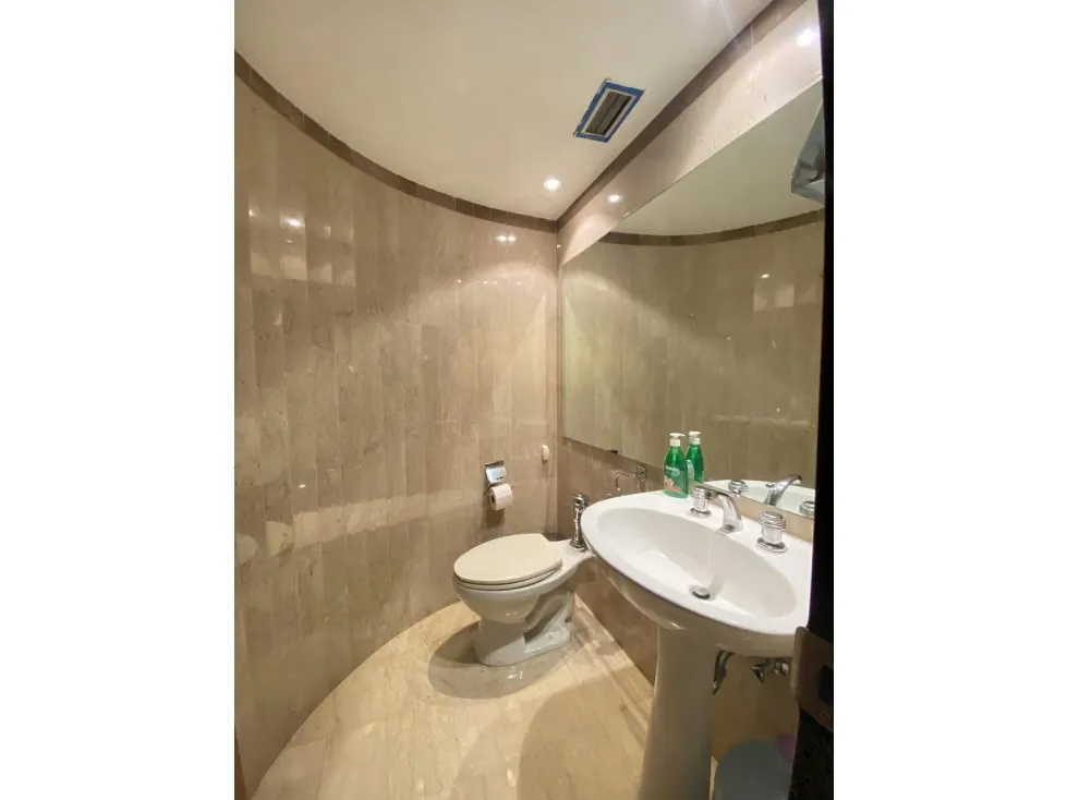 VENTA DE OFICINA EN LAS MERCEDES - 11