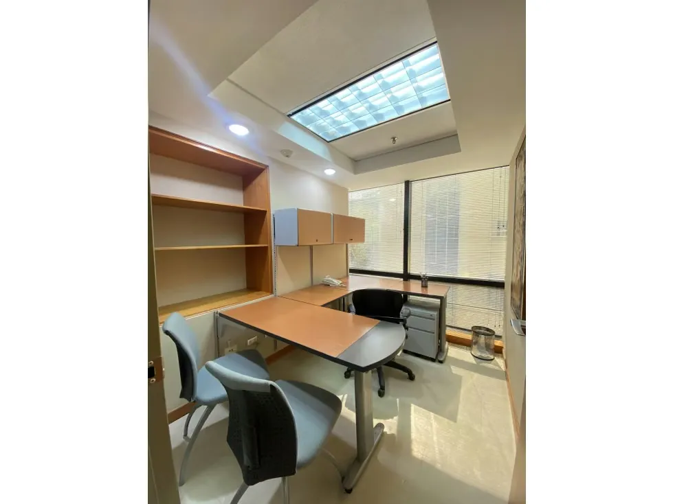 VENTA DE OFICINA EN LAS MERCEDES - 6