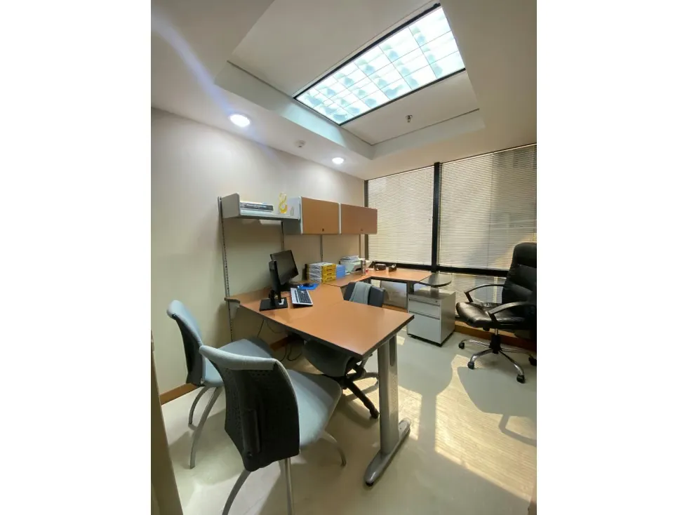 VENTA DE OFICINA EN LAS MERCEDES - 7