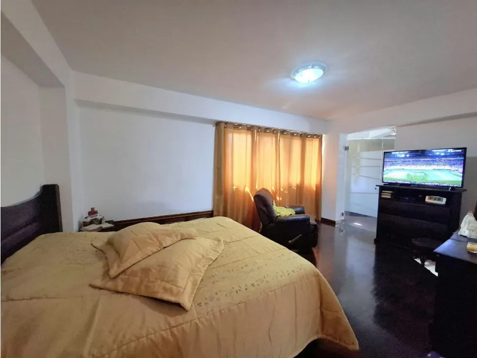Espacioso Apartamento en Venta, Urbanización Miranda - 10