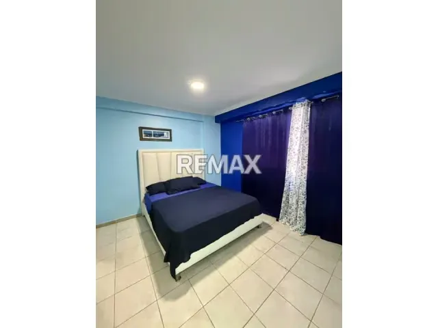 VENDE APARTAMENTO LISTO PARA DISFRUTAR, CON BALCÓN Y VISTA PARCIAL AL MAR, A POCOS METROS DEL HOTEL&CASINO BAYWATCH, PALMERA GARDEN, TUCACAS. - 4