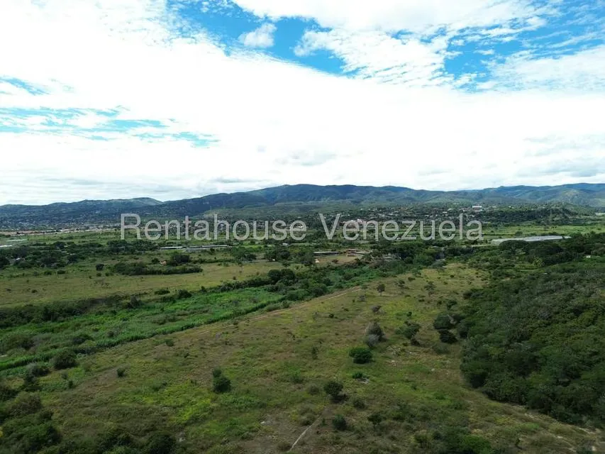 Terreno (Comercial) en Venta en Parroquia Santa Rosa, Lara - 23