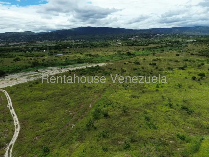 Terreno (Comercial) en Venta en Parroquia Santa Rosa, Lara - 38
