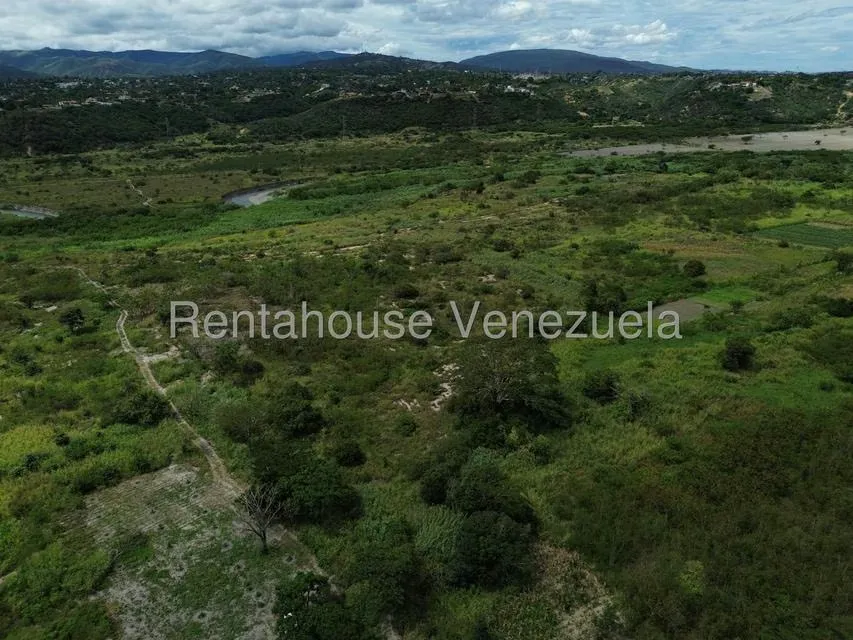 Terreno (Comercial) en Venta en Parroquia Santa Rosa, Lara - 48