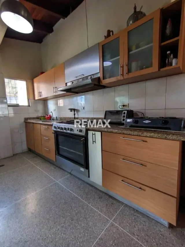 EN VENTA CASA UBICADA EN LA URBANIZACIÓN EL PIÑAL, BARQUISIMETO