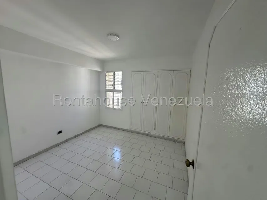 Apartamento (1 Nivel) en Alquiler en Palo Verde, Distrito Metropolitano - 13