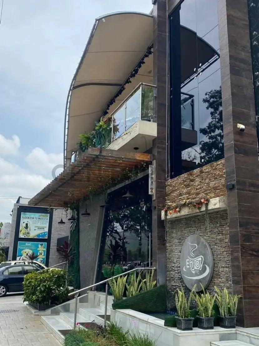 Restaurante de Lujo con Fondo de Comercio Incluido