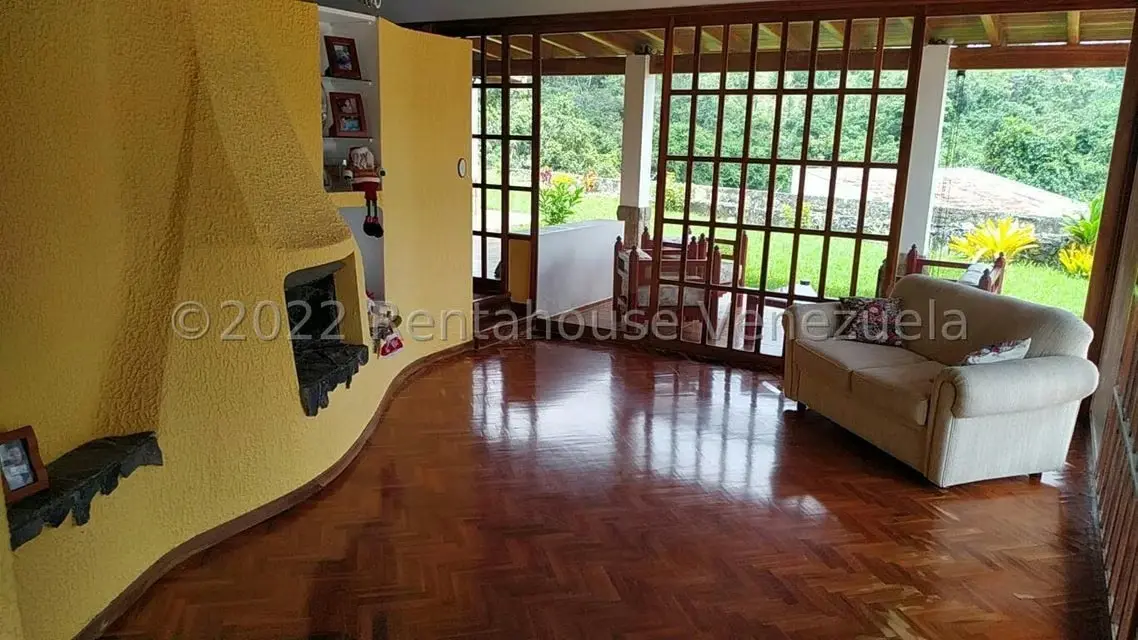 Casa (Multipes Niveles) en Venta en La Lagunita Country Club, Distrito Metropolitano - 2