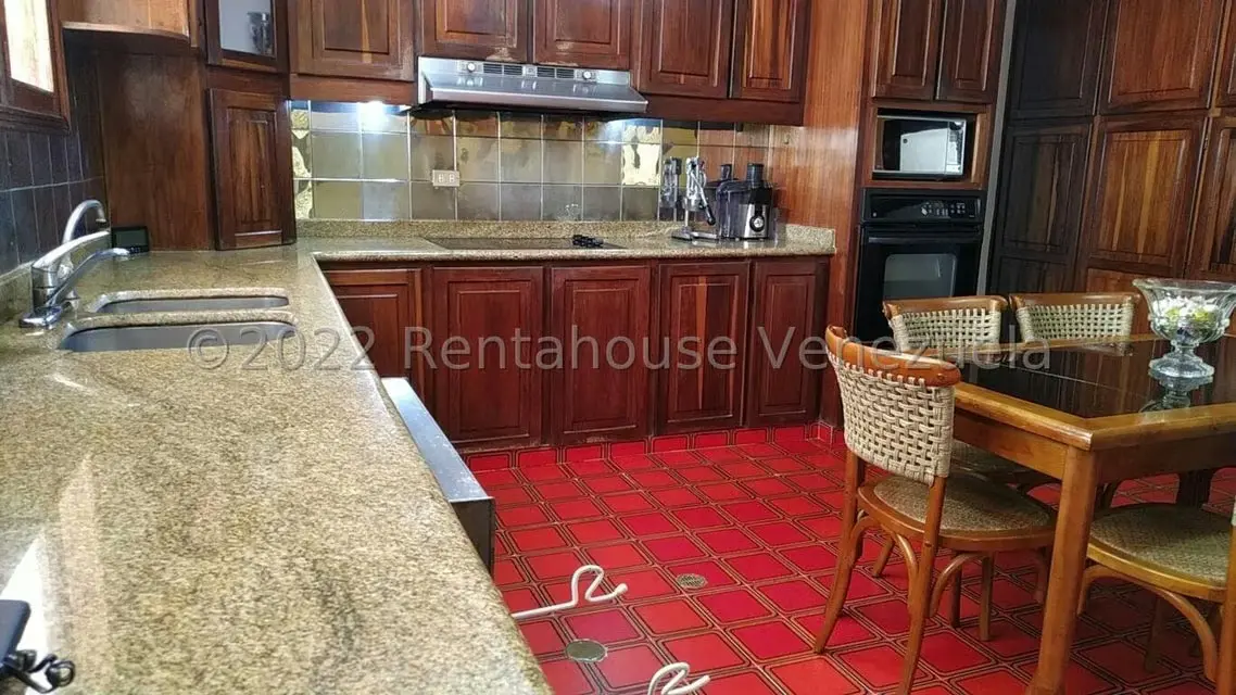 Casa (Multipes Niveles) en Venta en La Lagunita Country Club, Distrito Metropolitano - 28