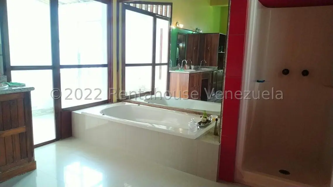 Casa (Multipes Niveles) en Venta en La Lagunita Country Club, Distrito Metropolitano - 33