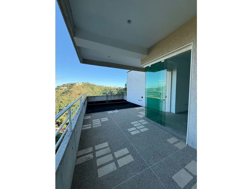PLANTA BAJA EN VENTA 209 M2 - URB LA LAGUNITA