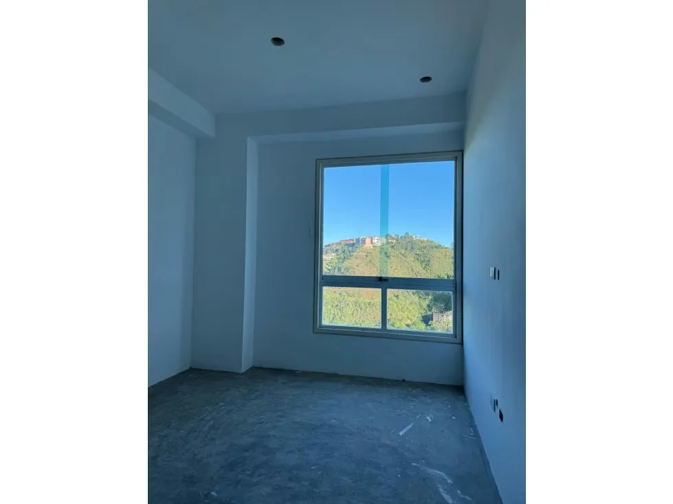PLANTA BAJA EN VENTA 209 M2 - URB LA LAGUNITA - 4