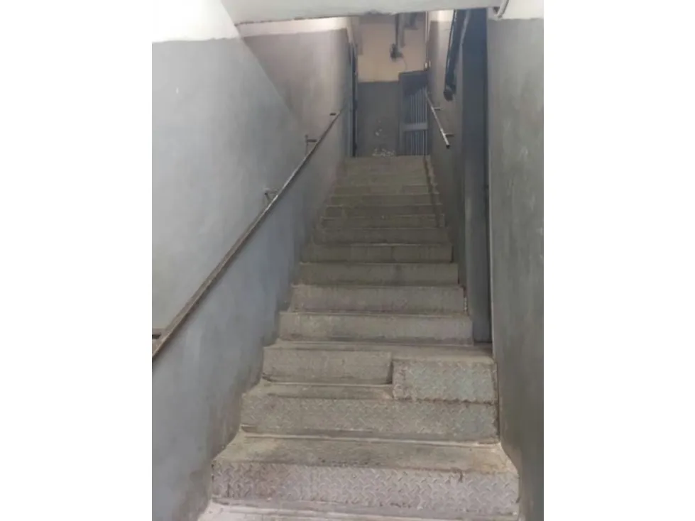 Vendo local comercial 200m2 La Urbina 8168 - 14