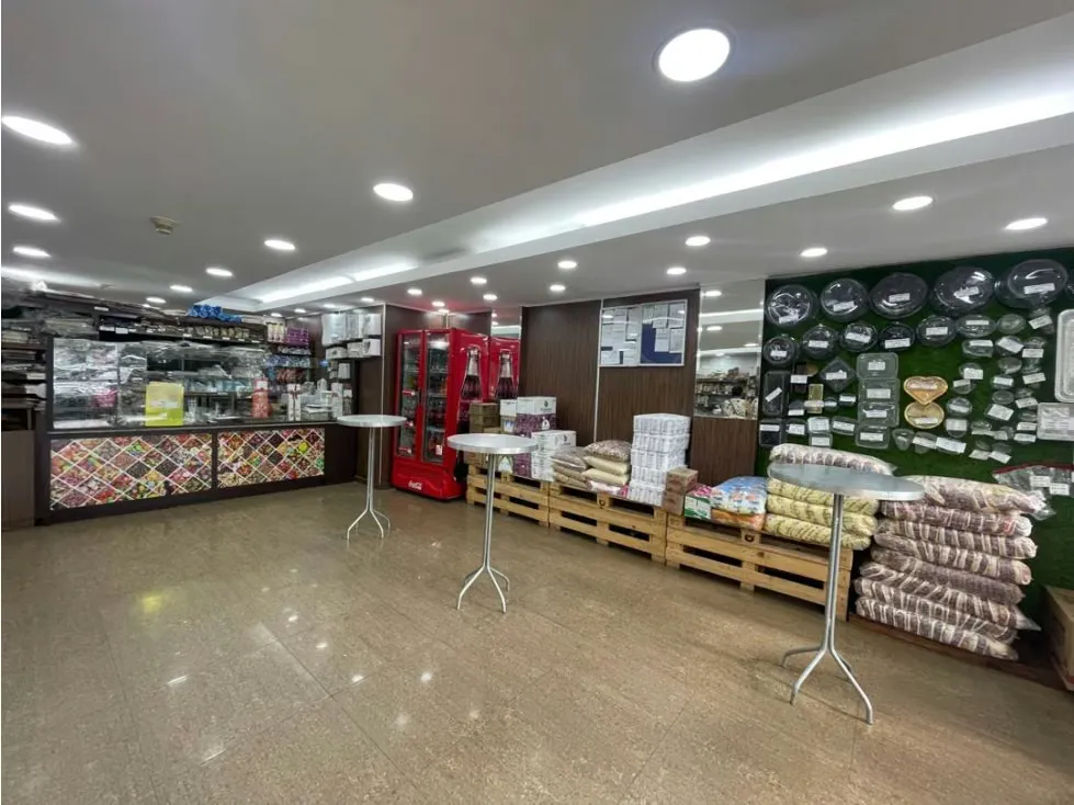 Vendo local comercial 200m2 La Urbina 8168 - 3