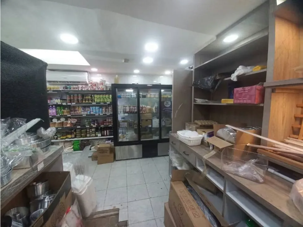 Vendo local comercial 200m2 La Urbina 8168 - 22