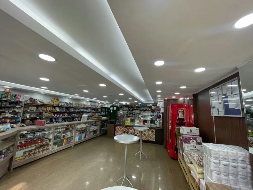 Vendo local comercial 200m2 La Urbina 8168 - 5