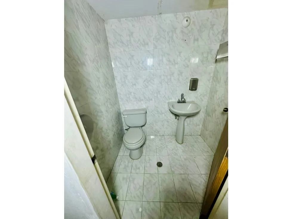 Macrolocal Comercial en alquiler Centro de Caracas 700mts - 9