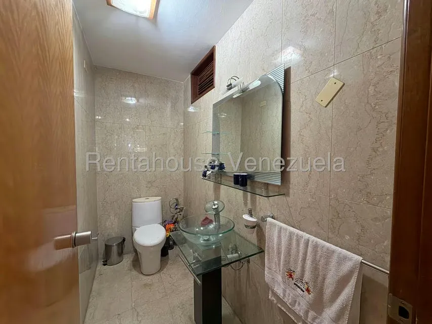 Casa (Multipes Niveles) en Venta en El Marques, Distrito Metropolitano - 25