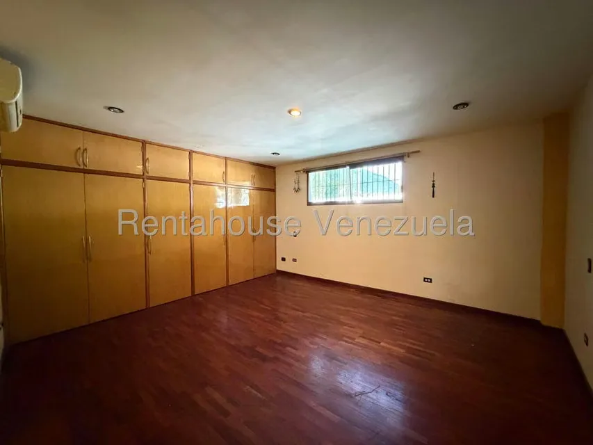 Casa (Multipes Niveles) en Venta en El Marques, Distrito Metropolitano - 28