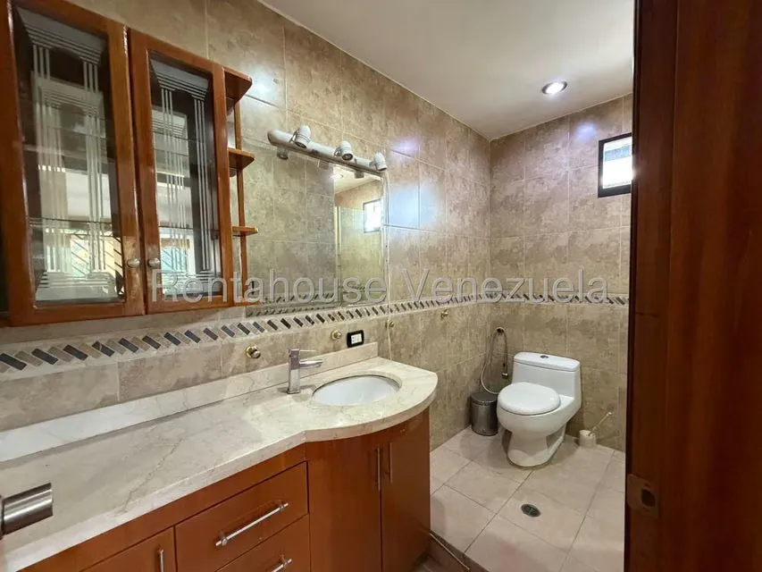 Casa (Multipes Niveles) en Venta en El Marques, Distrito Metropolitano - 32