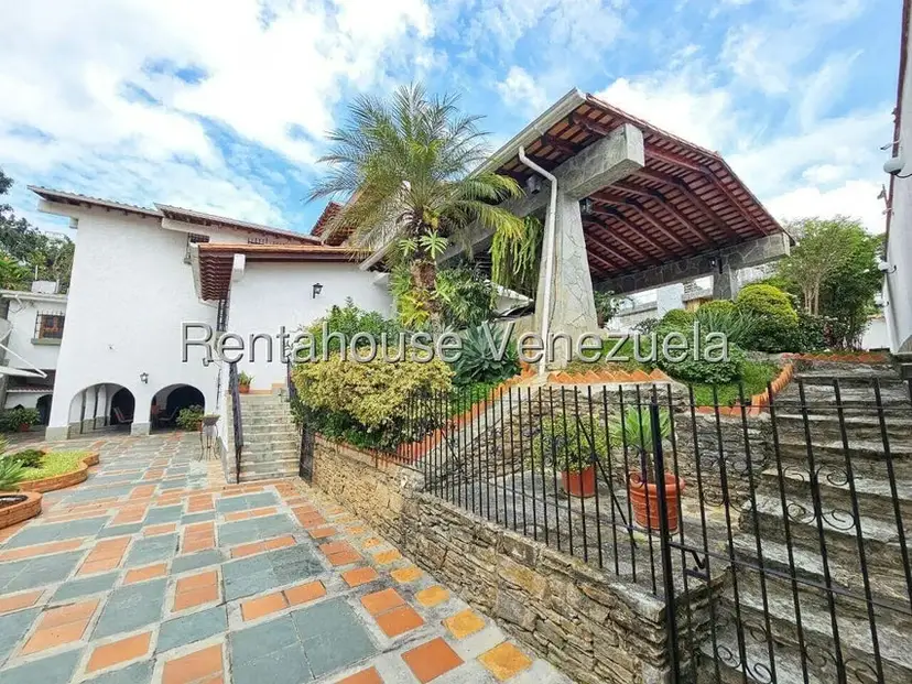 Casa (Multipes Niveles) en Venta en Cumbres de Curumo, Distrito Metropolitano