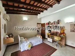 Casa (Multipes Niveles) en Venta en Cumbres de Curumo, Distrito Metropolitano - 103