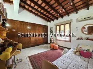 Casa (Multipes Niveles) en Venta en Cumbres de Curumo, Distrito Metropolitano - 104