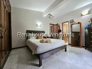 Casa (Multipes Niveles) en Venta en Cumbres de Curumo, Distrito Metropolitano - 108