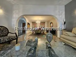 Casa (Multipes Niveles) en Venta en Cumbres de Curumo, Distrito Metropolitano - 26