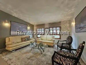 Casa (Multipes Niveles) en Venta en Cumbres de Curumo, Distrito Metropolitano - 28